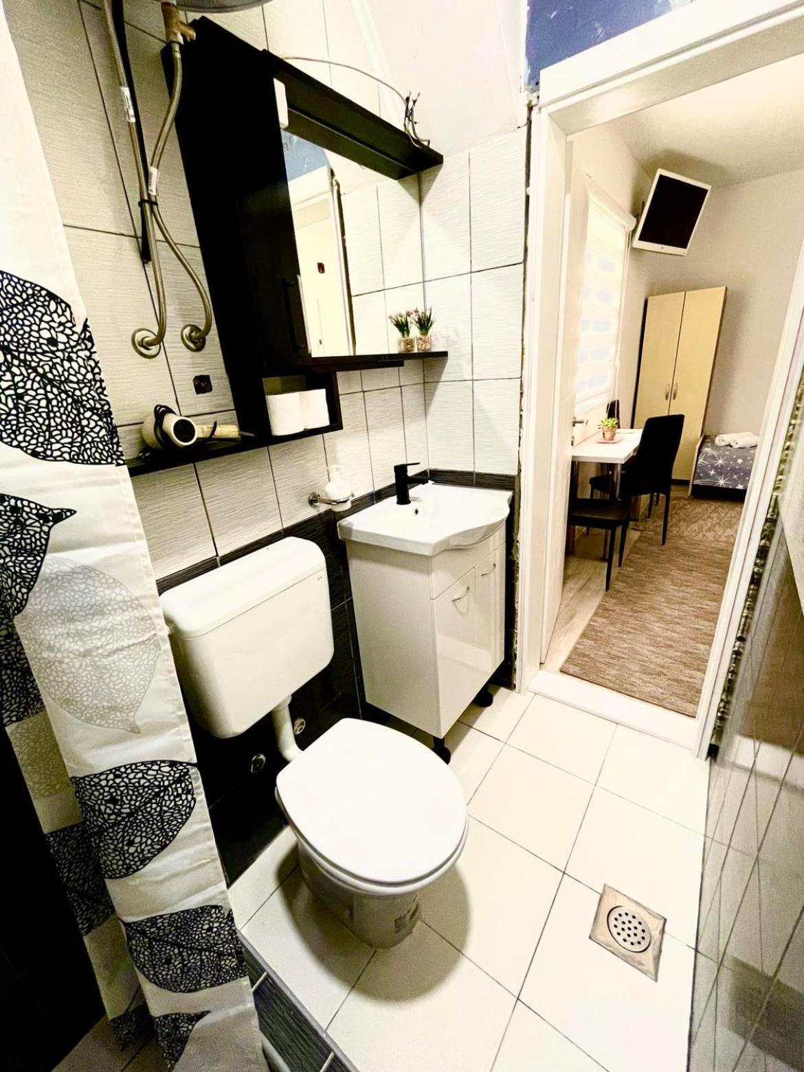 Apartment Adel โมสตาร์ ภายนอก รูปภาพ