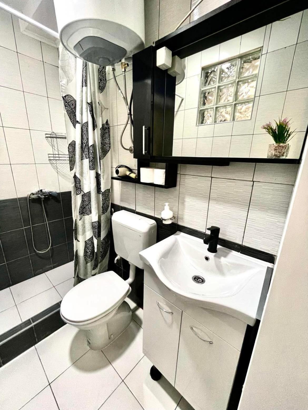 Apartment Adel โมสตาร์ ภายนอก รูปภาพ