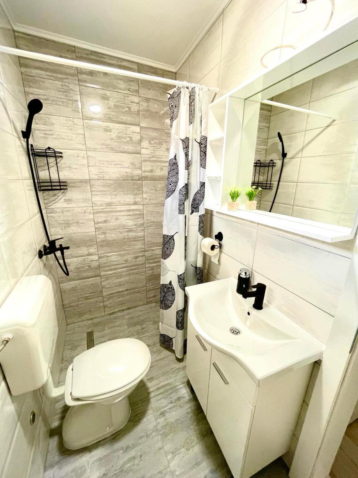 Apartment Adel โมสตาร์ ภายนอก รูปภาพ
