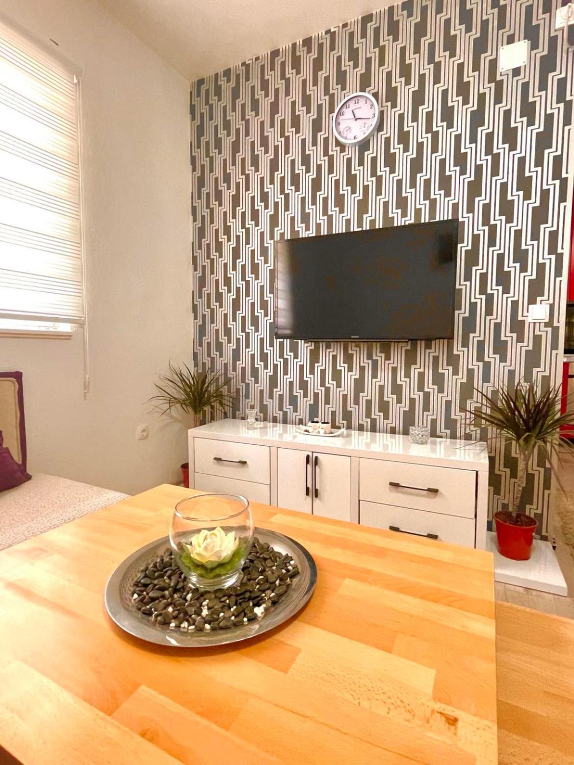 Apartment Adel โมสตาร์ ภายนอก รูปภาพ